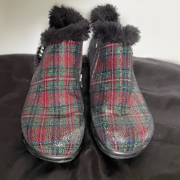Alegria Meri Red Tartan Plaid Faux Fur Lined Leather Ankle Booties - Picture 4 of 11